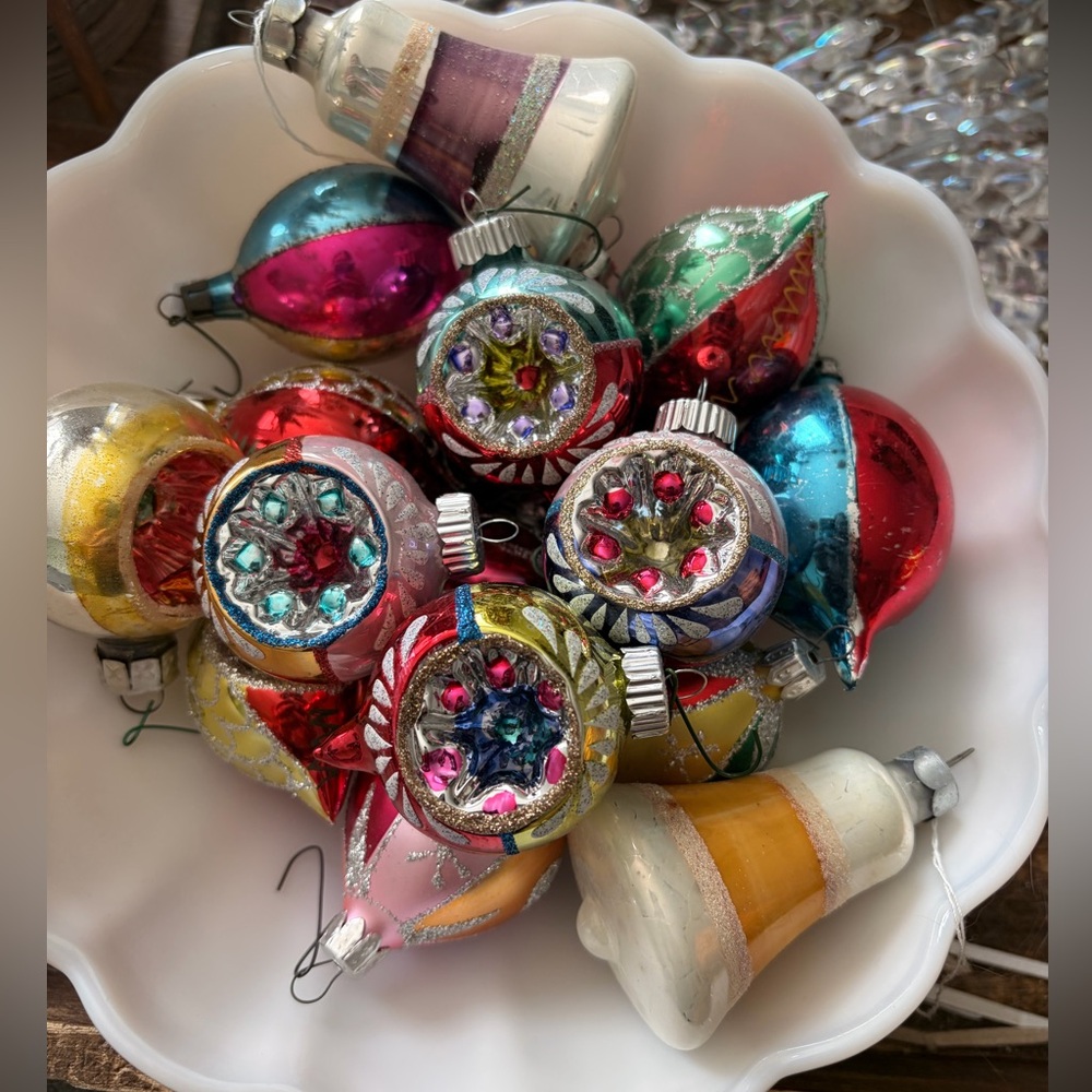 Vintage Holiday Ornament Set - Multicolor